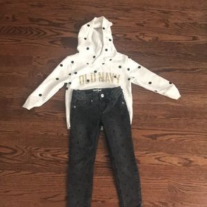 4T Old Navy hoodie and black Cat & Jack jeans